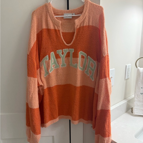 Skull House Designs Tops - LIMITED EDITION SKULL HOUSE DESIGNS | TLOAS | TAYLOR